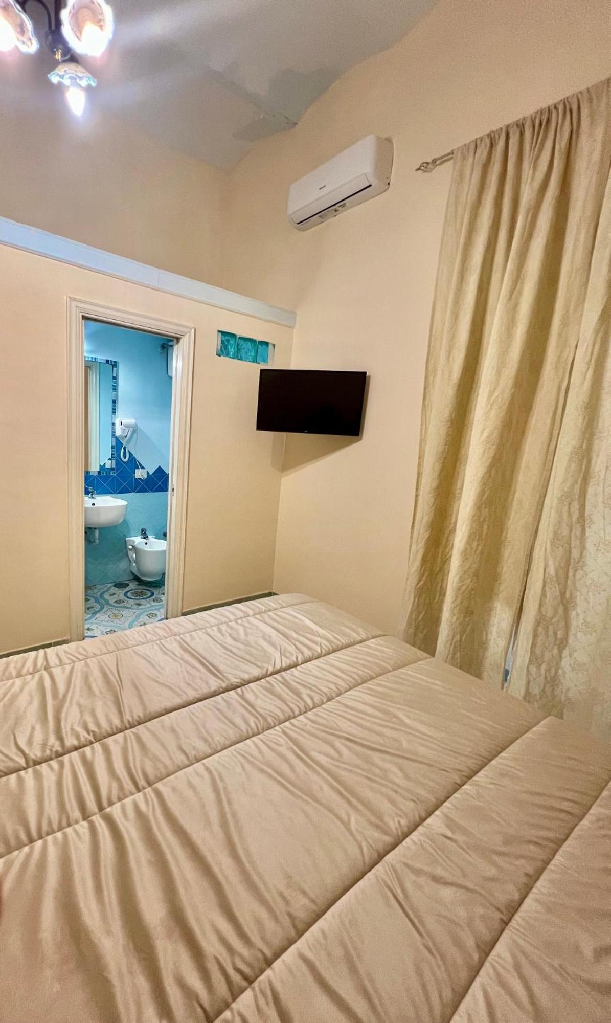 Beb Rosy Bed & Breakfast Napoli Dış mekan fotoğraf